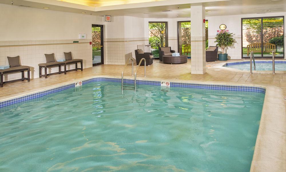 Courtyard By Marriott Dulles Town Center Hotel