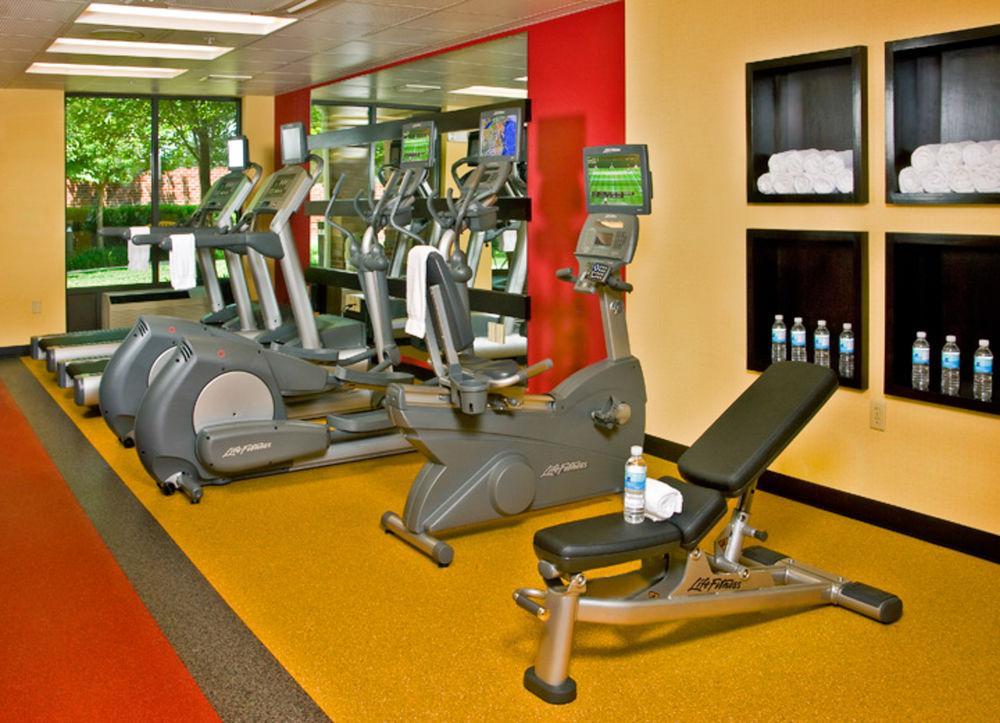 Courtyard By Marriott Dulles Town Center Hotel