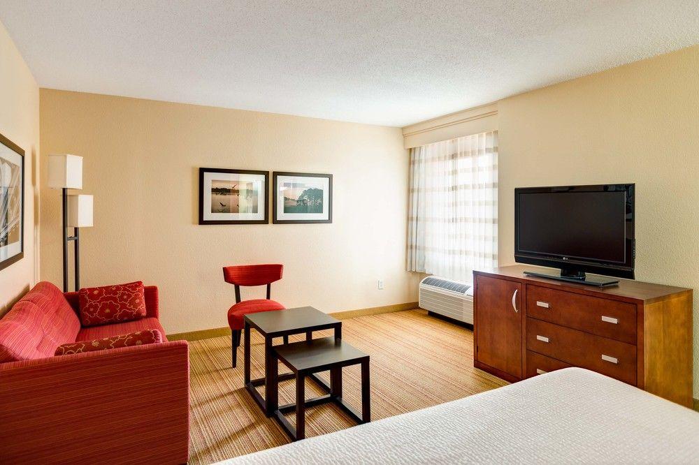 Hotel Courtyard By Marriott Dulles Town Center
