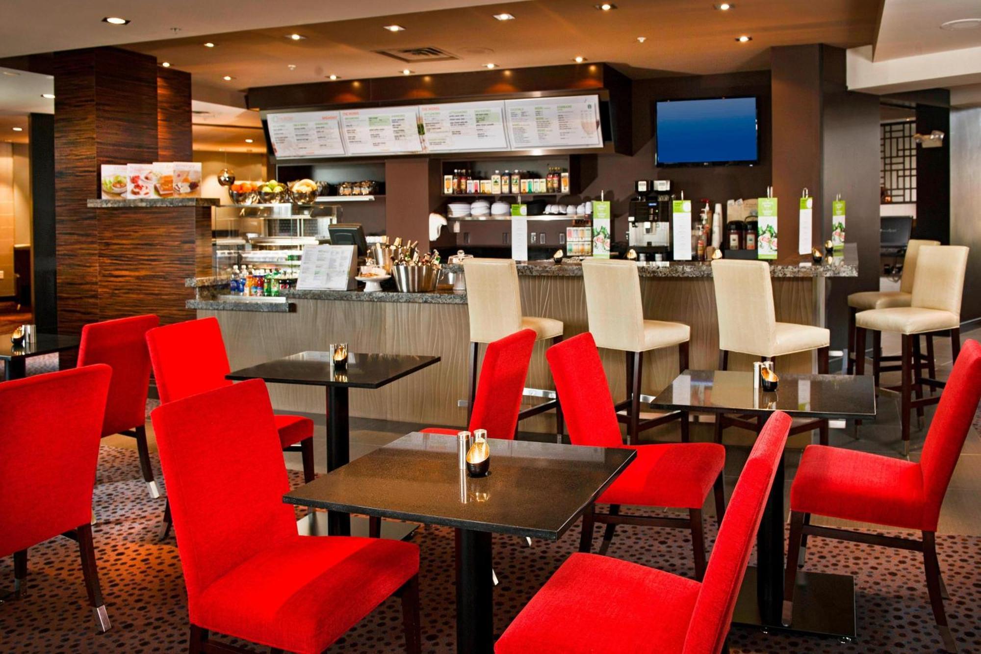 Courtyard By Marriott Dulles Town Center Hotel
