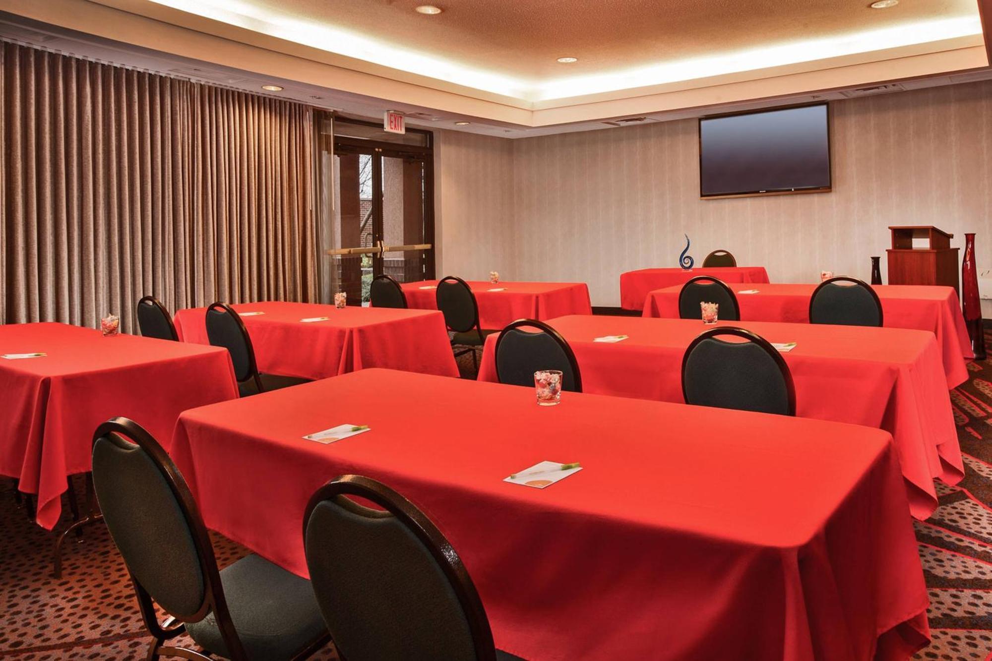 Hotel Courtyard By Marriott Dulles Town Center 3*