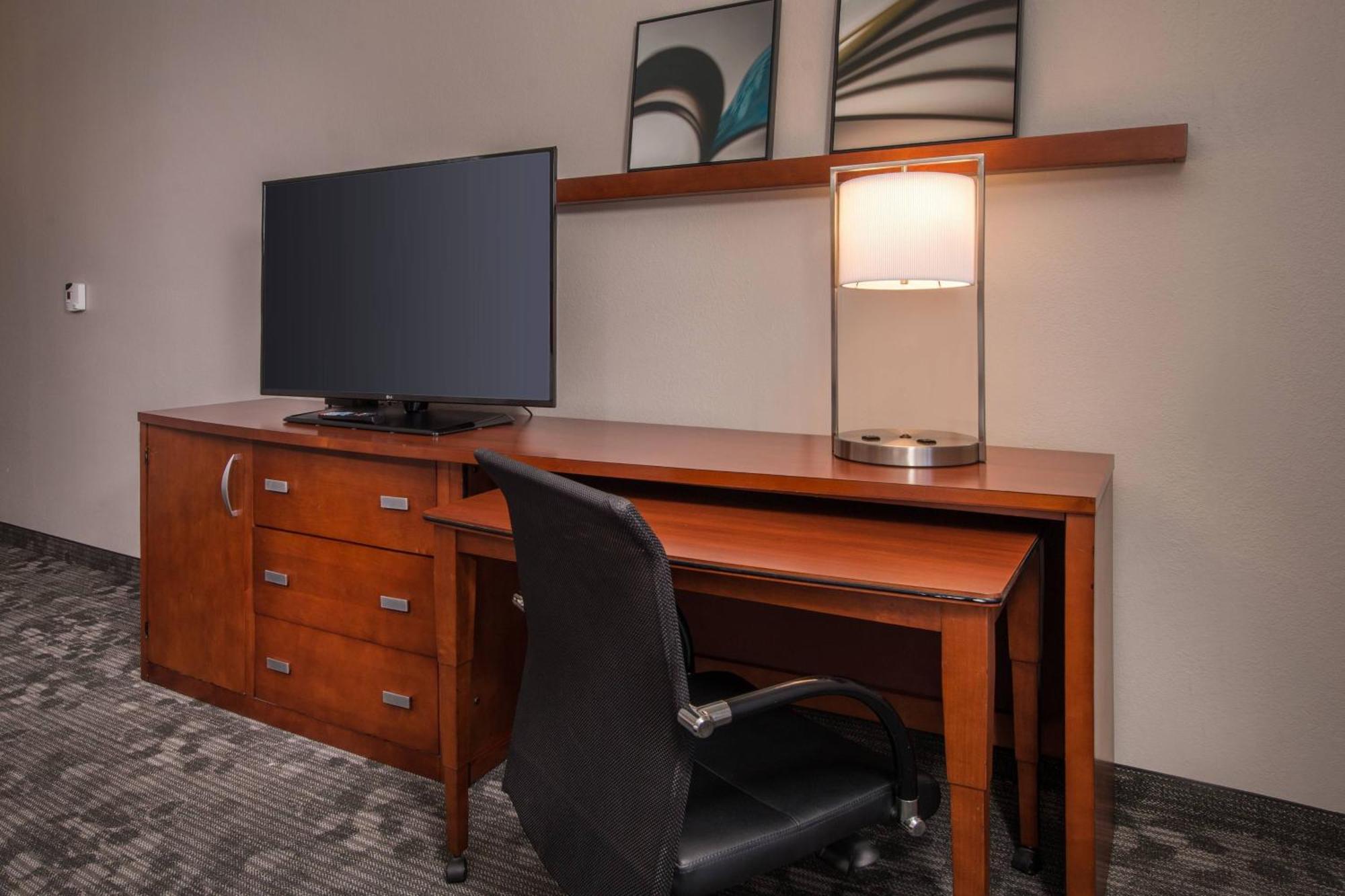 Courtyard By Marriott Dulles Town Center Sterling