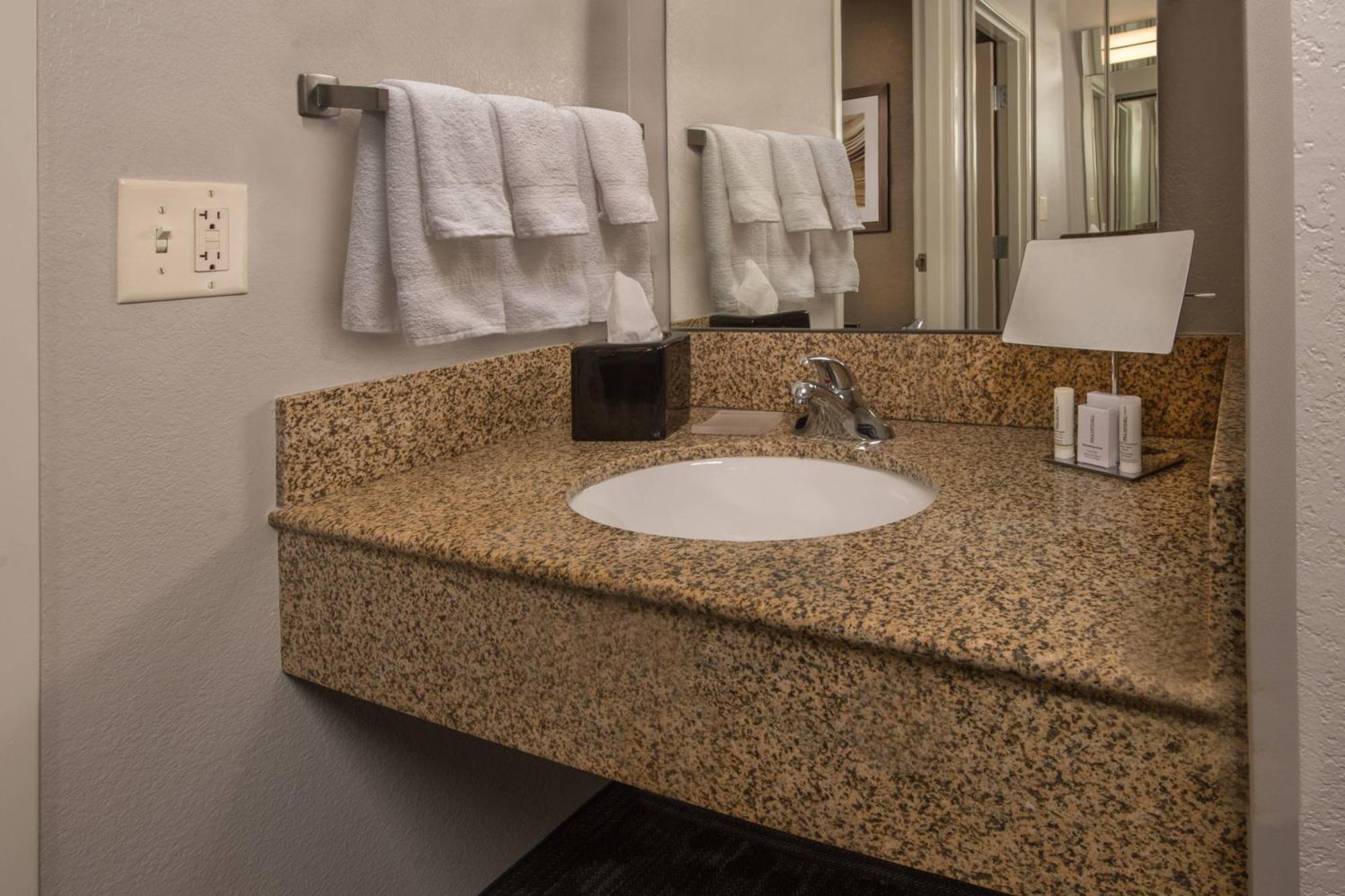 Courtyard By Marriott Dulles Town Center 3* Sterling
