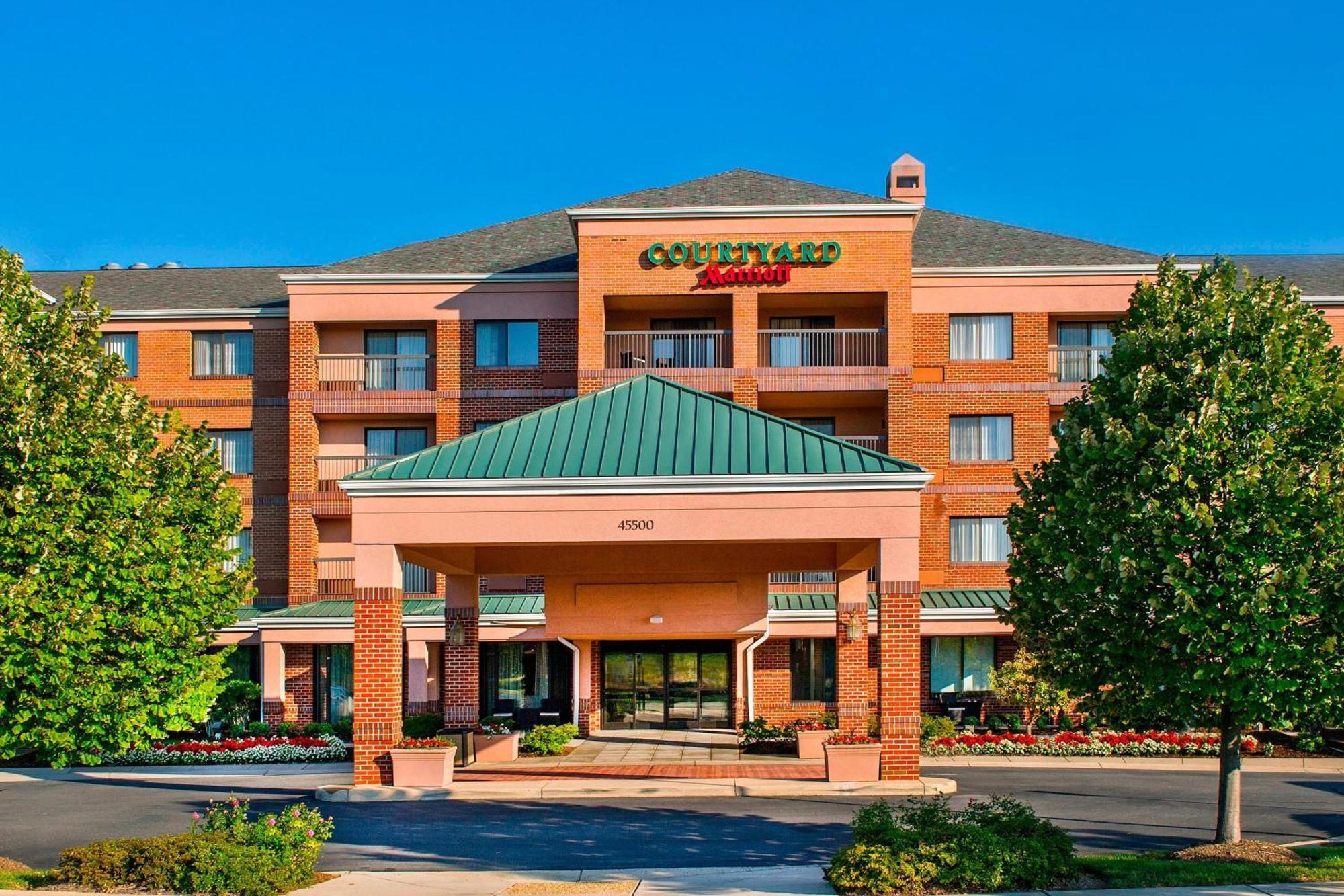 Hotel Courtyard By Marriott Dulles Town Center 3*
